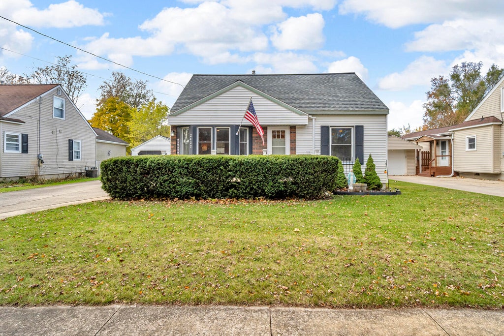 2422 Midday Street, Summit township