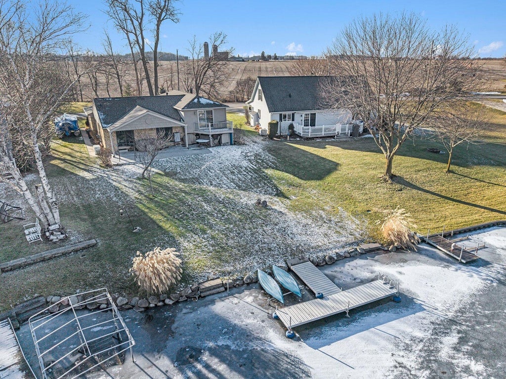215 Somerset Drive, Columbia township