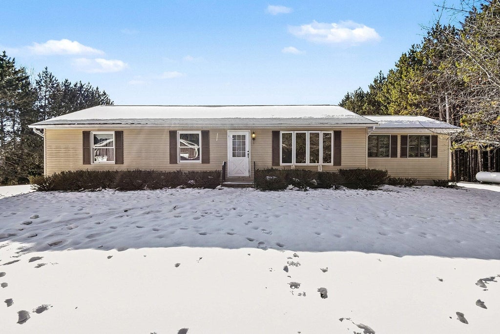 2345 Cemetery Road, Gladwin township