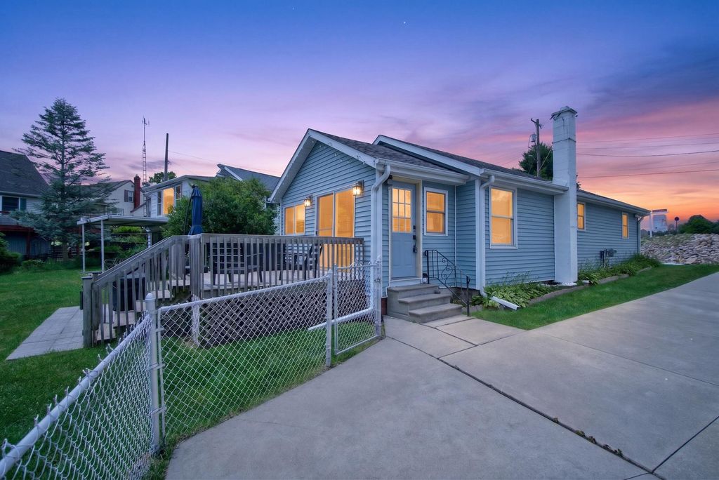 298 Ackerson Lake Drive, Napoleon township