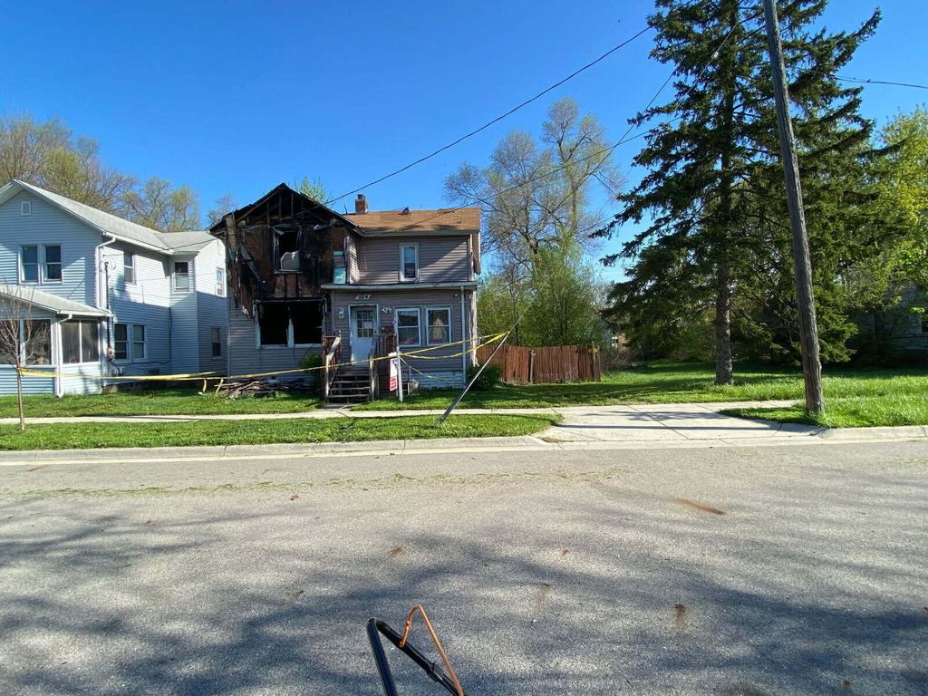 324 Clinton Street, Jackson city