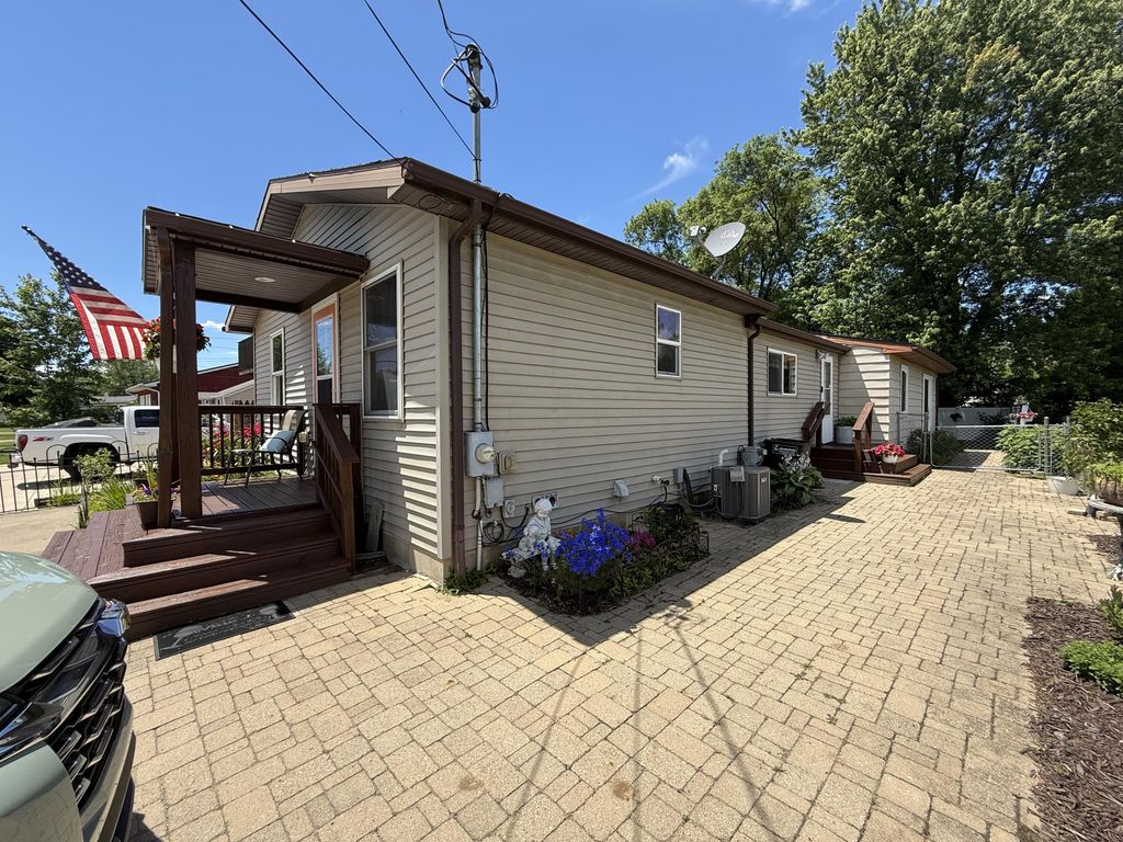 4022 Donnely Road, Leoni township