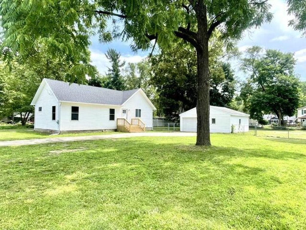 323 Grand Street, Leoni township