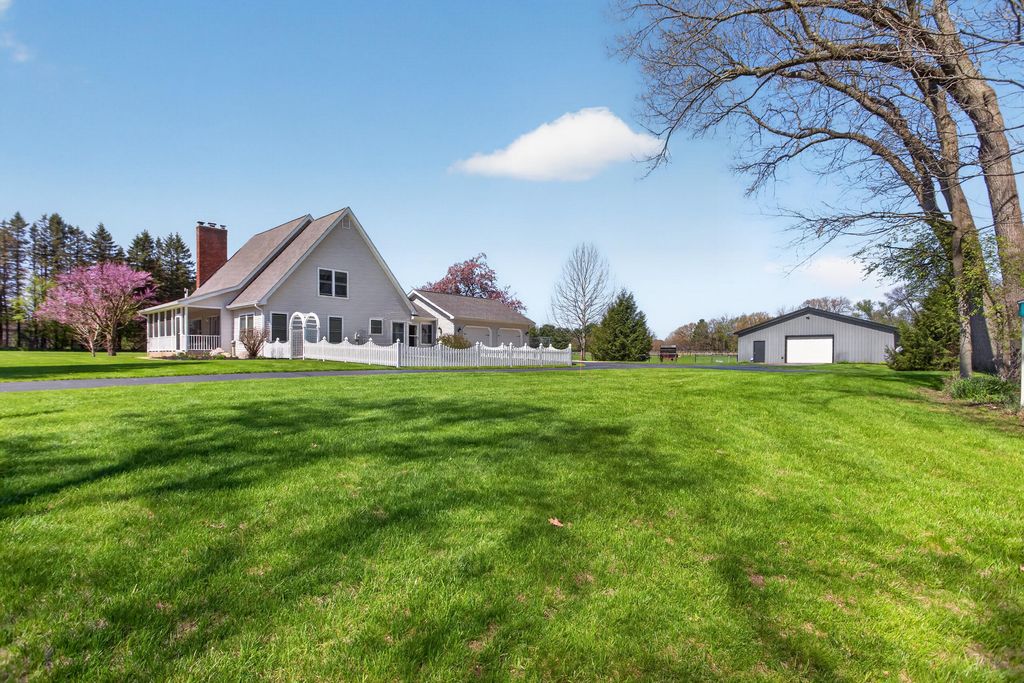 19501 B Drive S, Eckford township