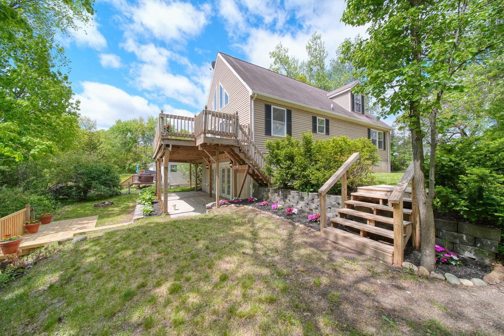 10771 Woodbrook Drive, Somerset township