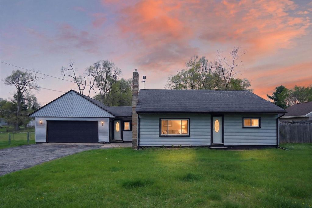 2750 Hamstead Way, Summit township