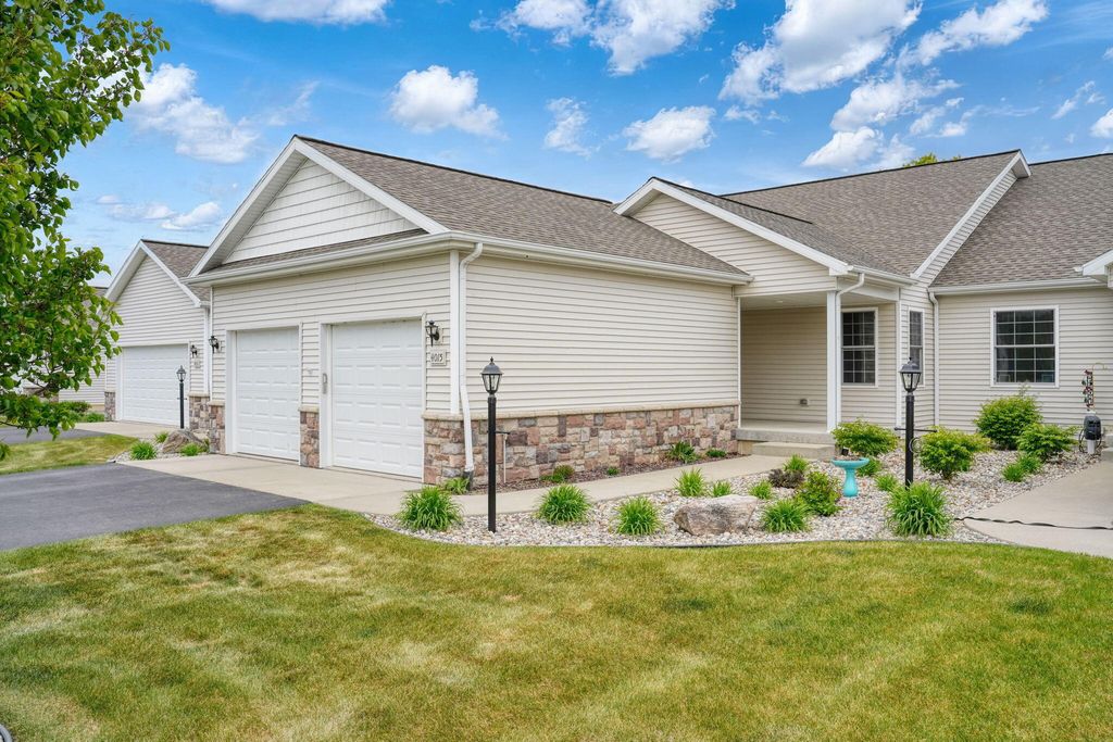 4015 Eastbridge Circle, Stockbridge village