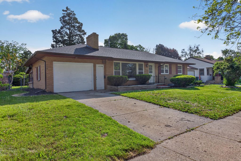 2136 Bruce Avenue, Lansing city