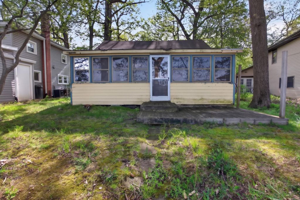 5036 Schrah Drive, Waterloo township