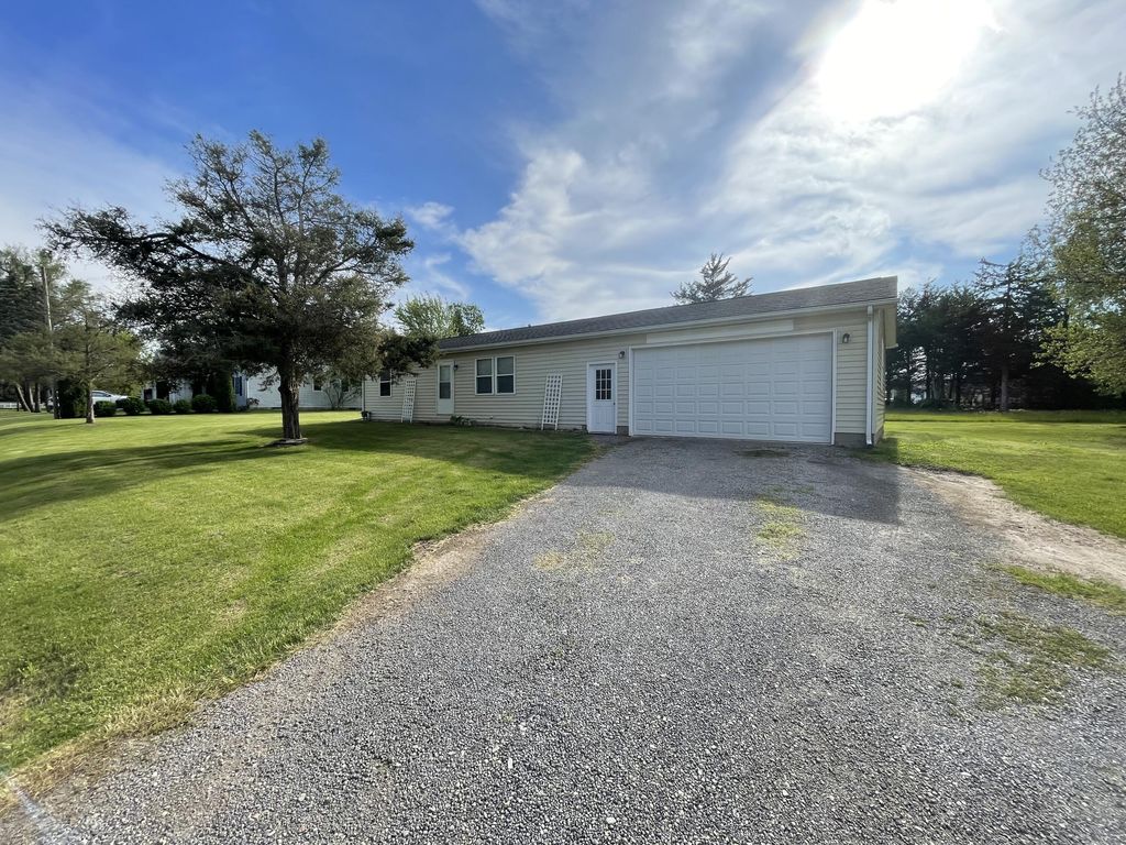 12912 Kelley Road, Columbia township