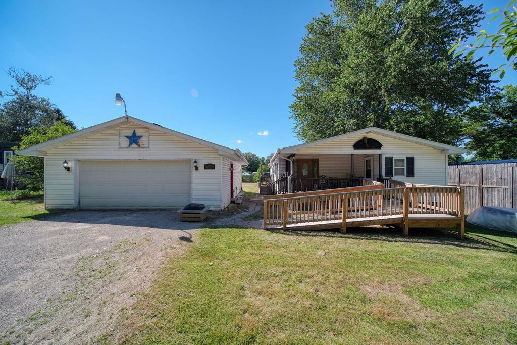 4498 Yuma Drive, Henrietta township
