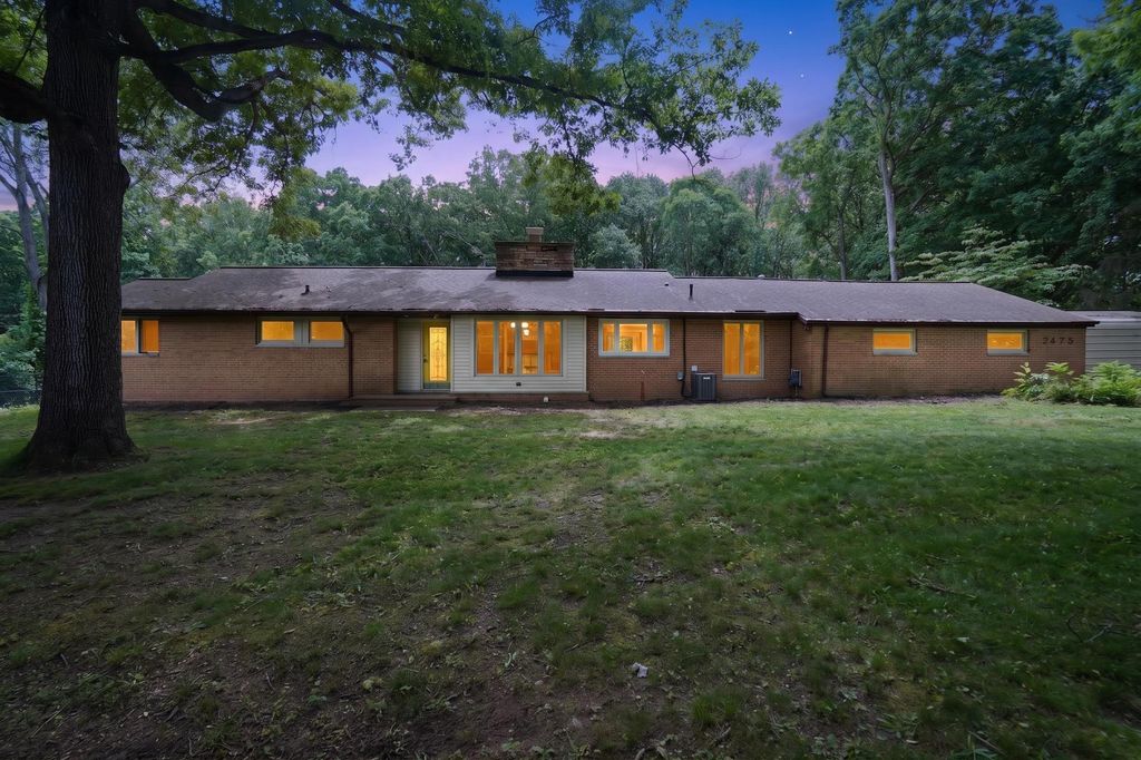 2475 Park Drive, Summit township