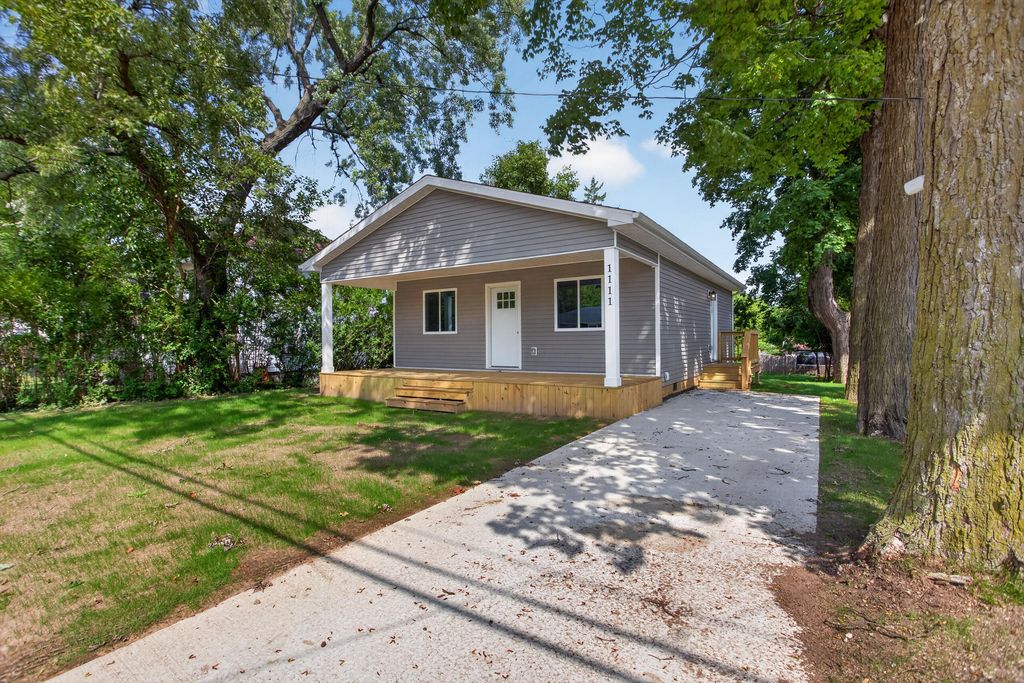 1111 Lansing Avenue, Jackson city