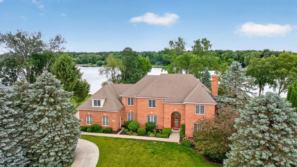 14908 Canary Court, Woodstock township