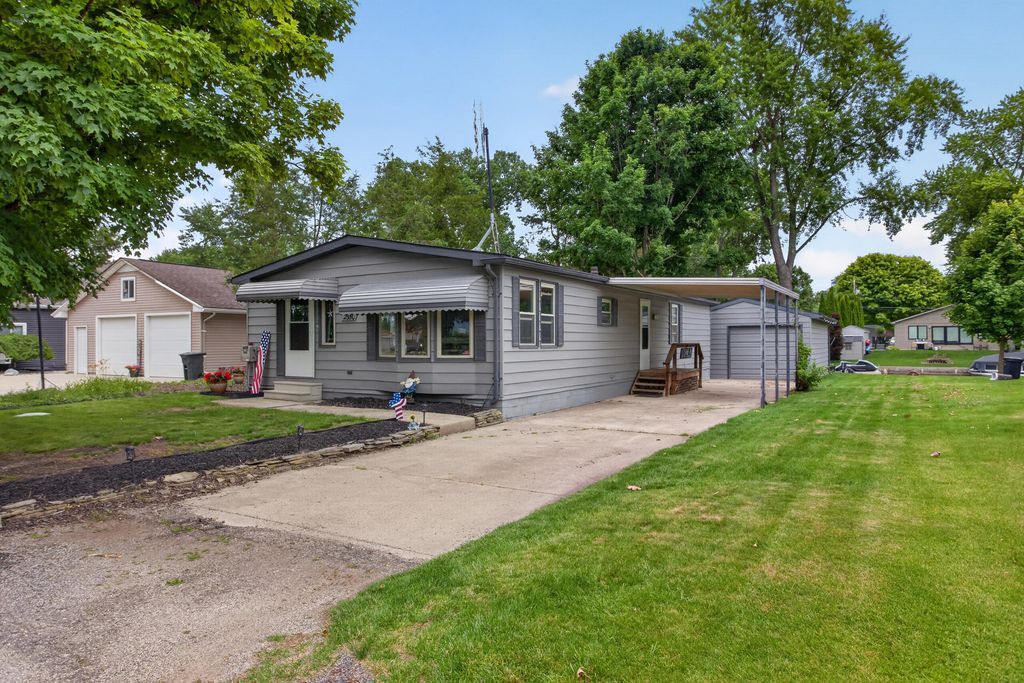 2550 Dardy Drive, Norvell township