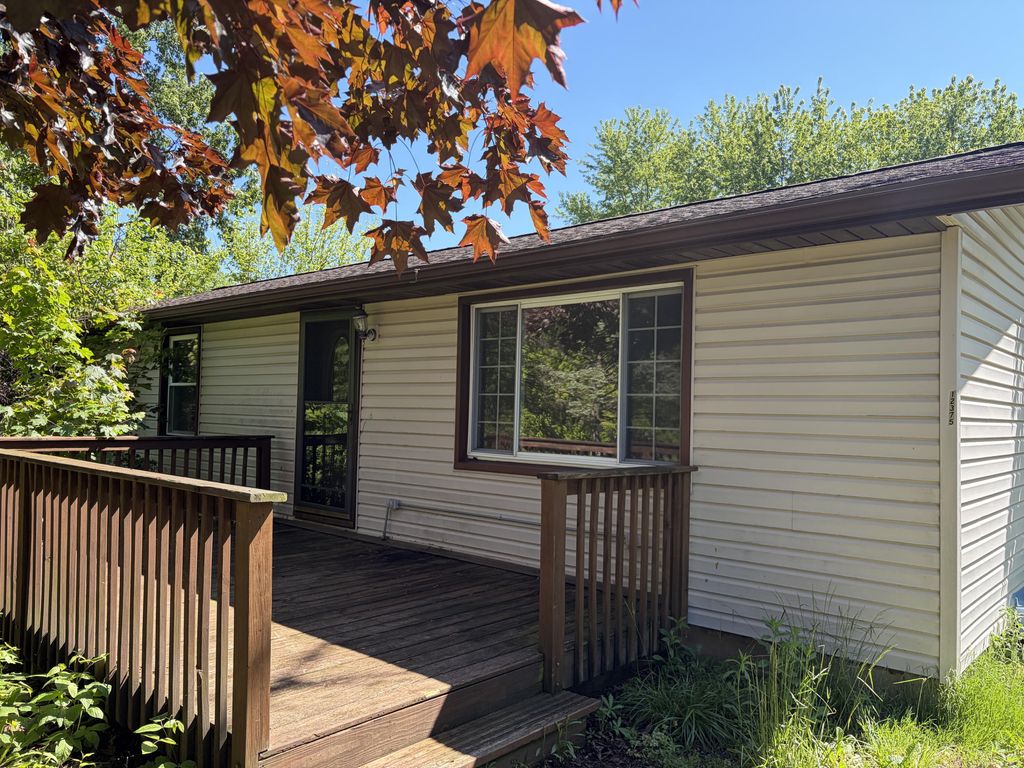 12375 Musbach Road, Waterloo township