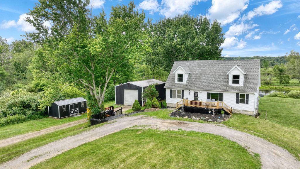 6463 Maple Lane Road, Tompkins township