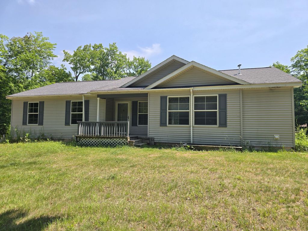 15133 S Kinross Road, Kinross charter township