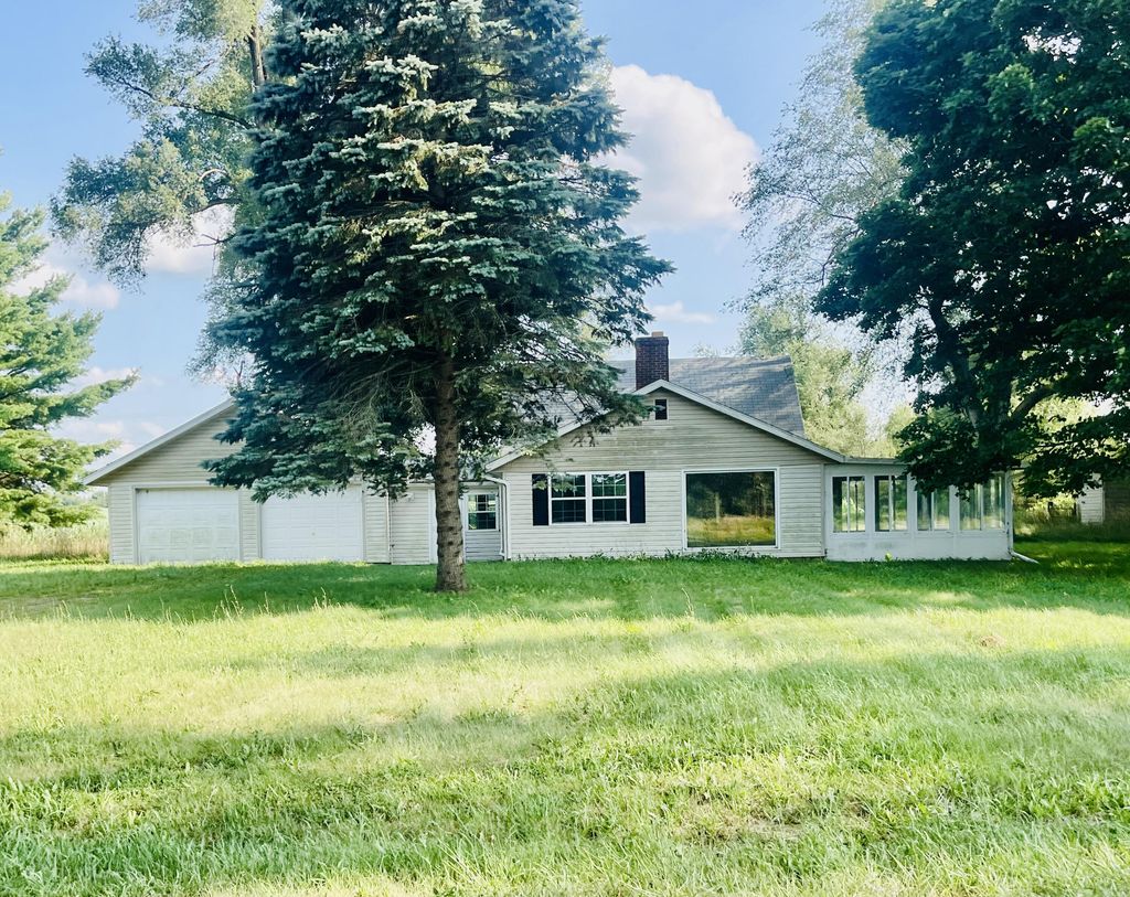 6015 S Stony Lake Road, Columbia township