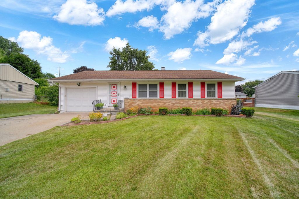 5574 Dogwood Drive, Leoni township