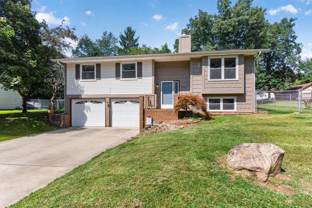 2528 Tricia Drive, Summit township