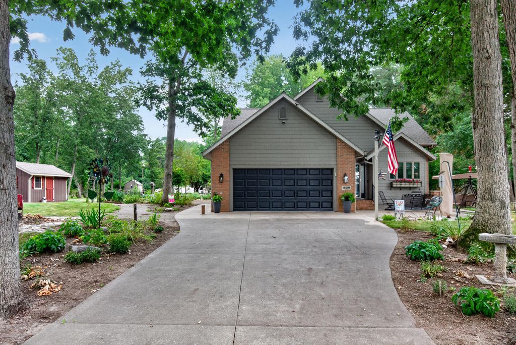 11691 Bradley Drive, Somerset township