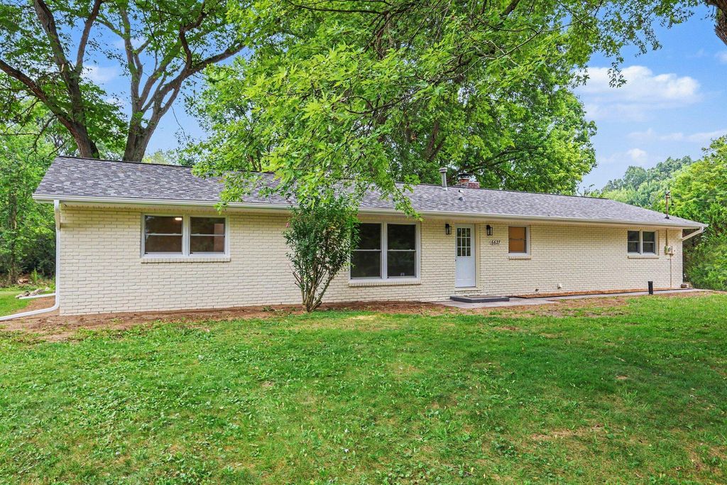 6627 S Jackson Road, Summit township