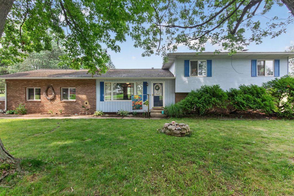 4788 Moon Lake Road, Napoleon township
