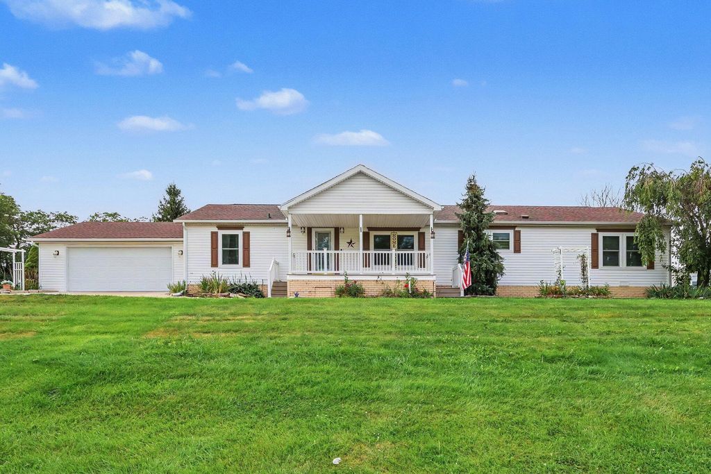 1559 Larkmore Lane, Grass Lake charter township