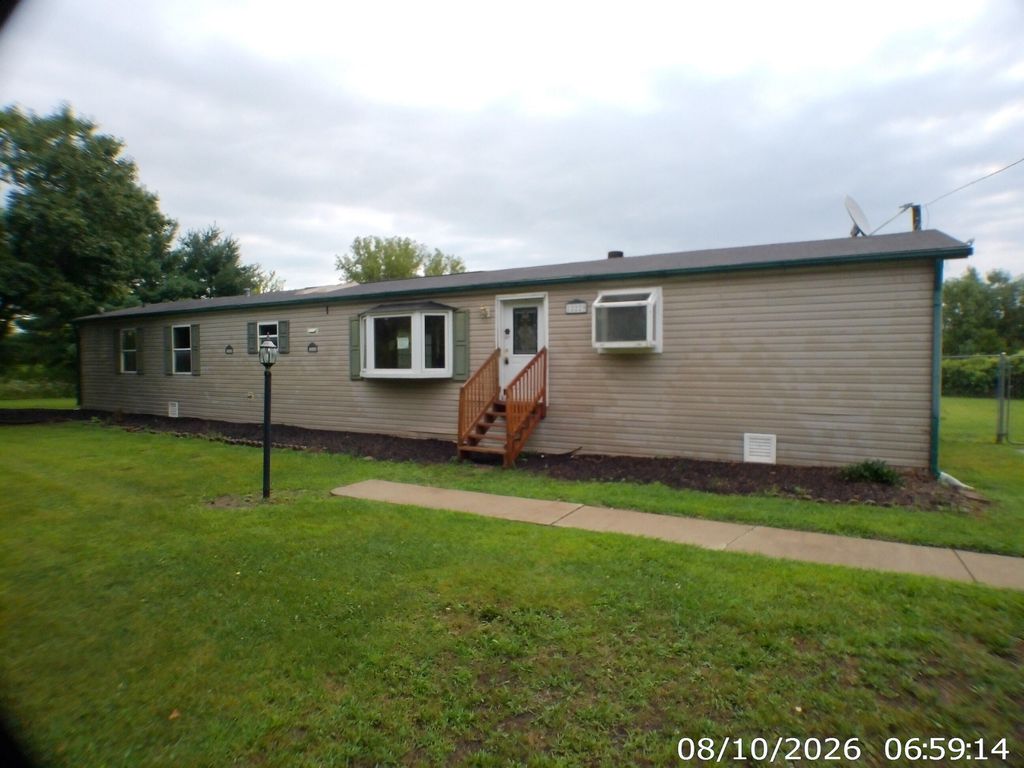 12229 Silver Lake Highway, Woodstock township