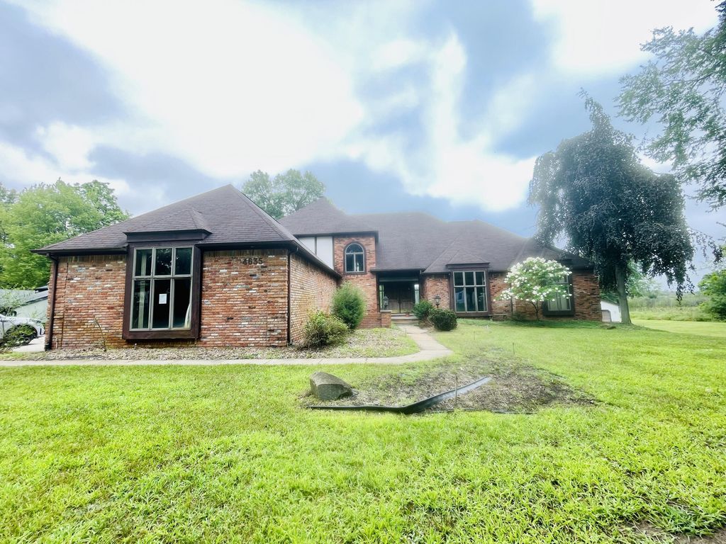 4635 S Jackson Road, Summit township