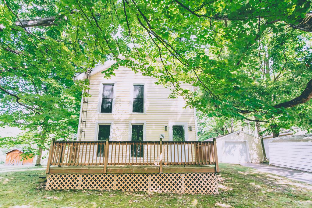 307 Railroad Street, Leslie city