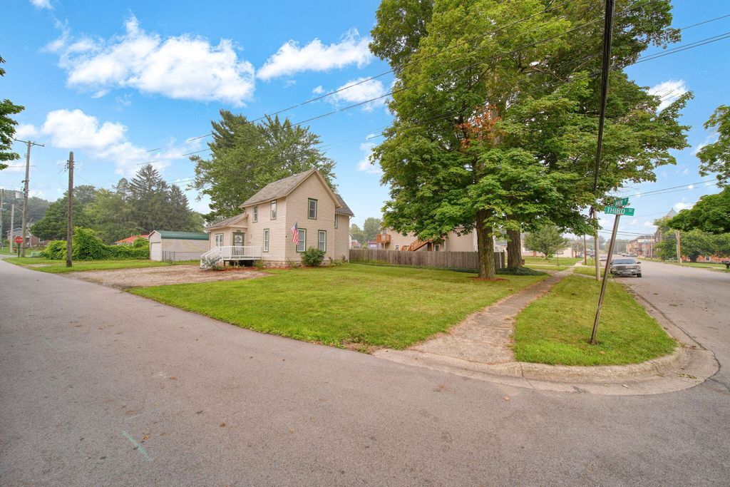 209 E Main Street, Sandstone township