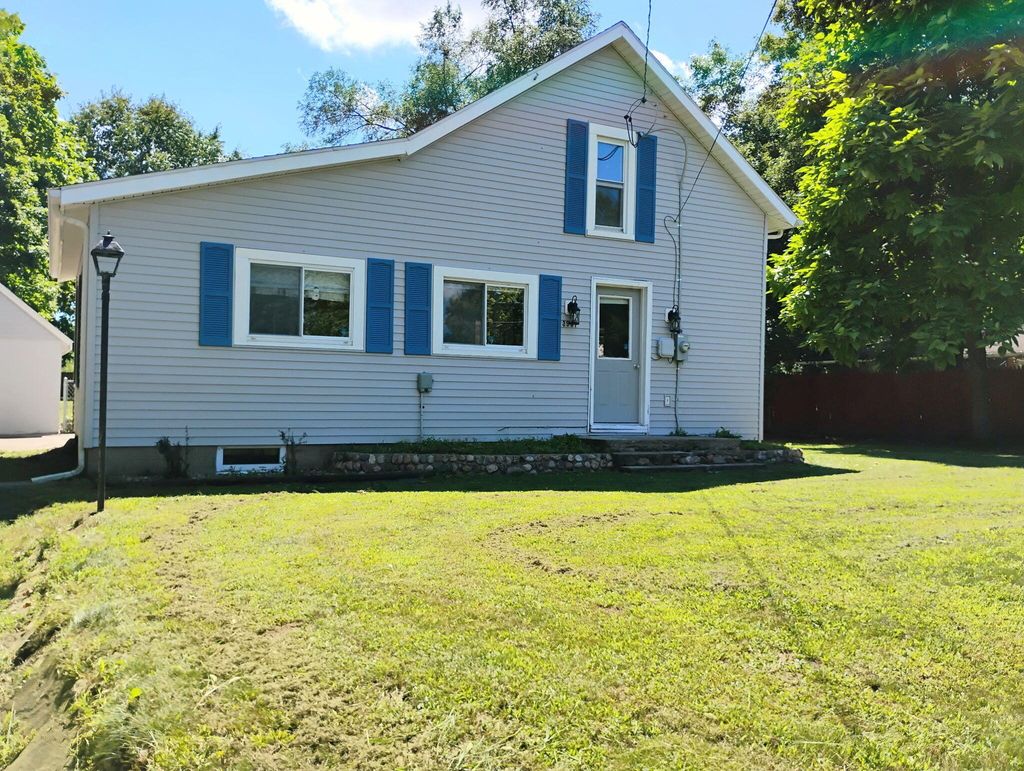3957 Flansburg Road, Leoni township