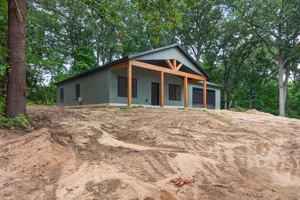 9620 Rexford Road, Napoleon township
