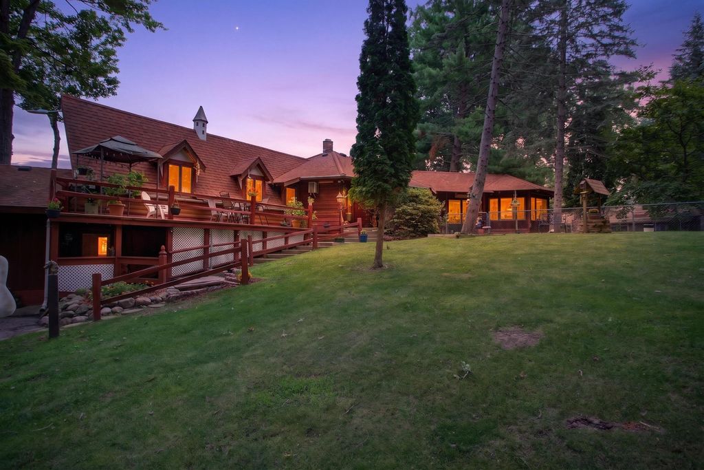 1916 Ackerson Lake Road, Napoleon township