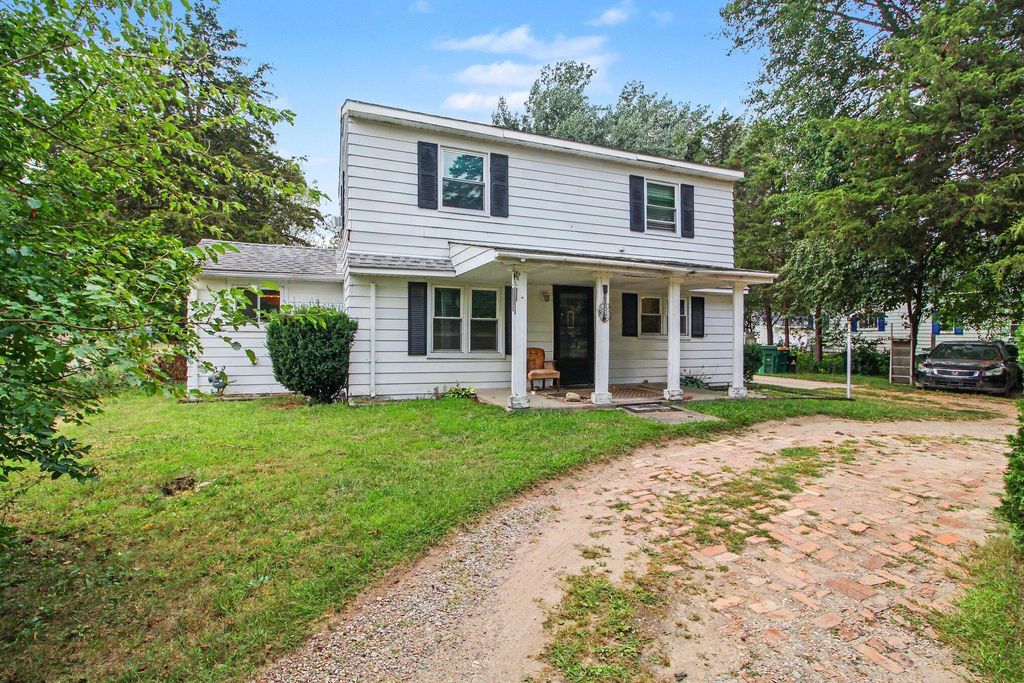 13510 Martinsville Road, Van Buren charter township