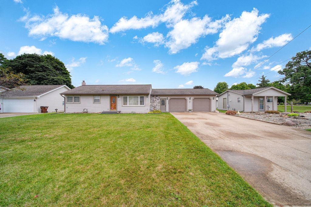 1304 Joseph Street, Blackman charter township