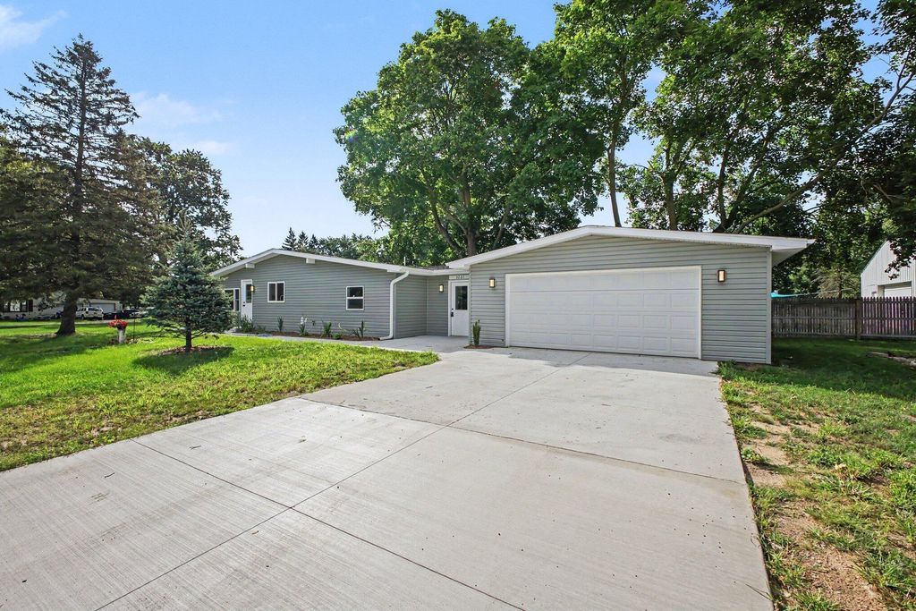 3221 Irene Street, Leoni township