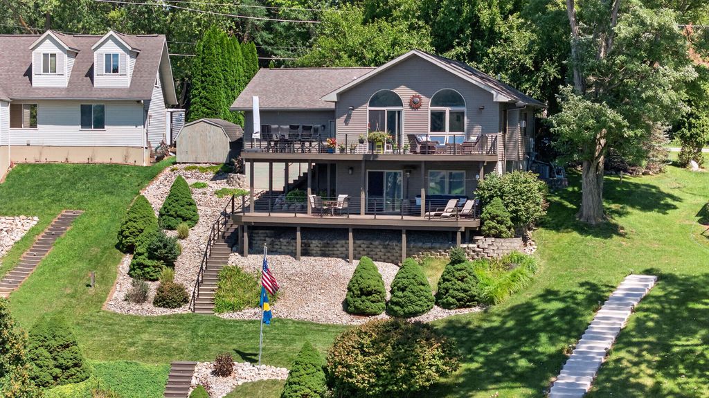11902 N Waldron Road, Somerset township