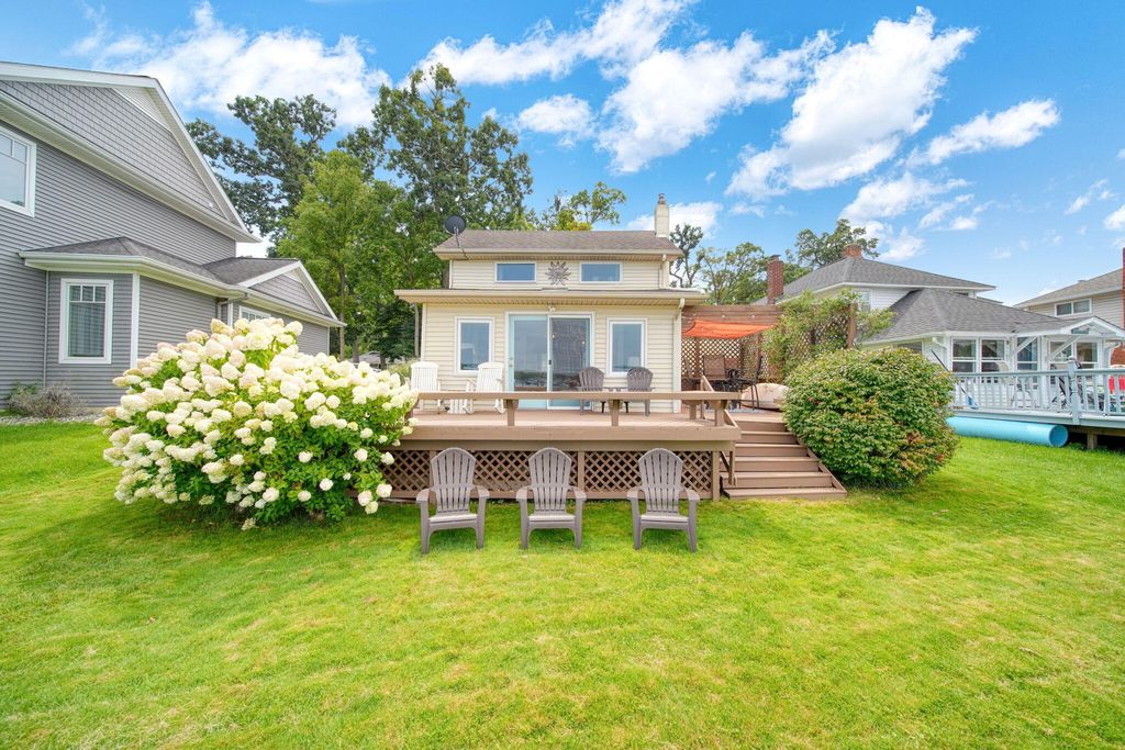373 Oakwood Avenue, Columbia township