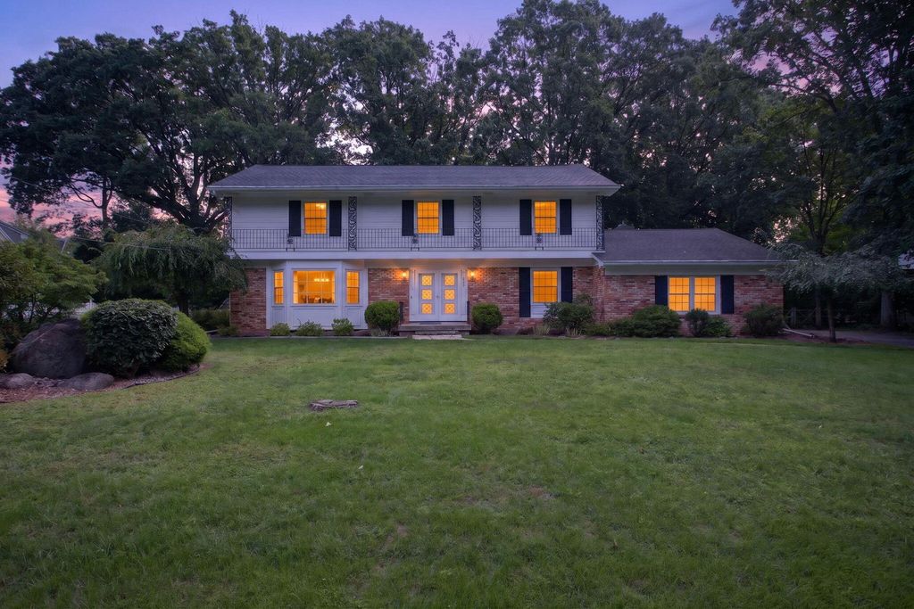 3829 W Walmont Road, Summit township