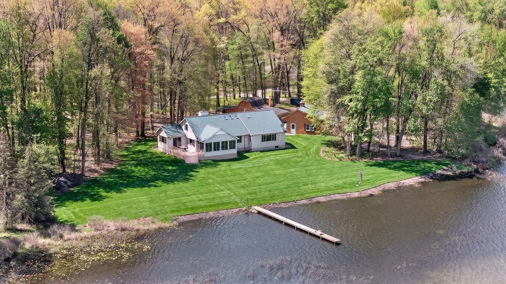 12001 Strait Road, Hanover township