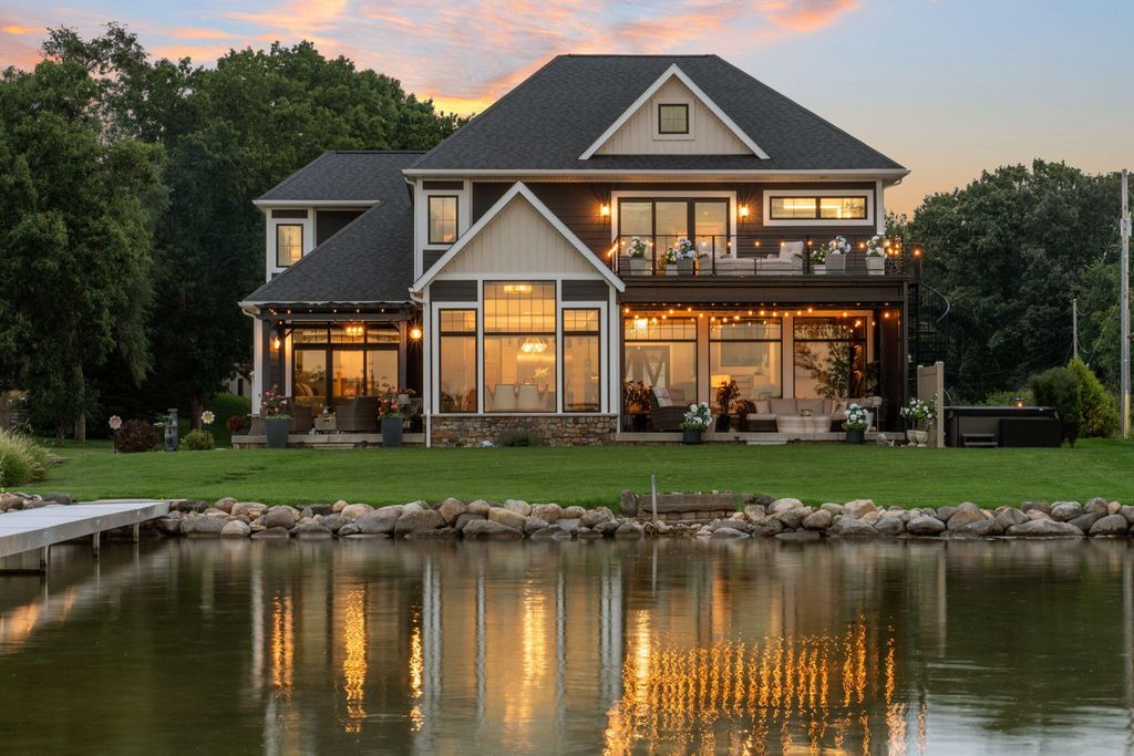 296 Steves Scenic Drive, Hanover township