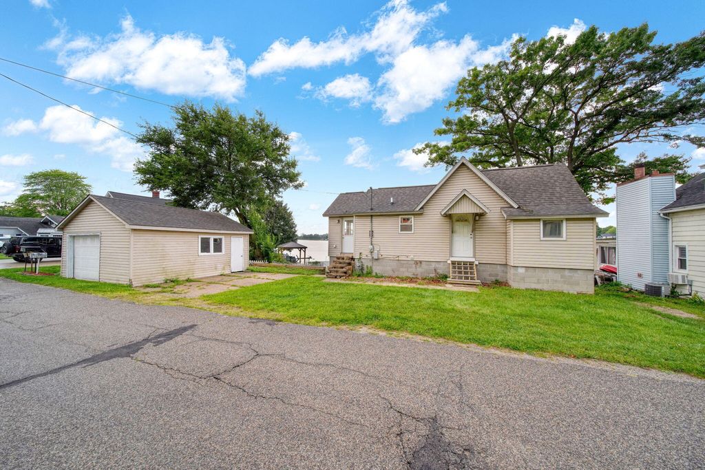 124 Cooks Landing, Leoni township