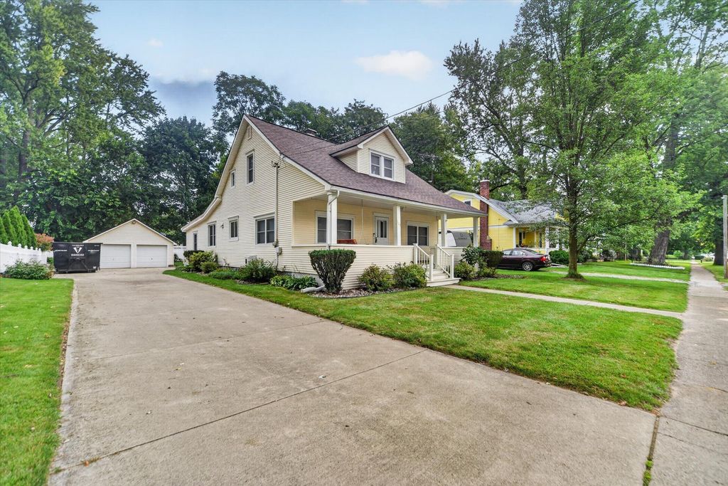 320 W Elizabeth Street, Stockbridge township