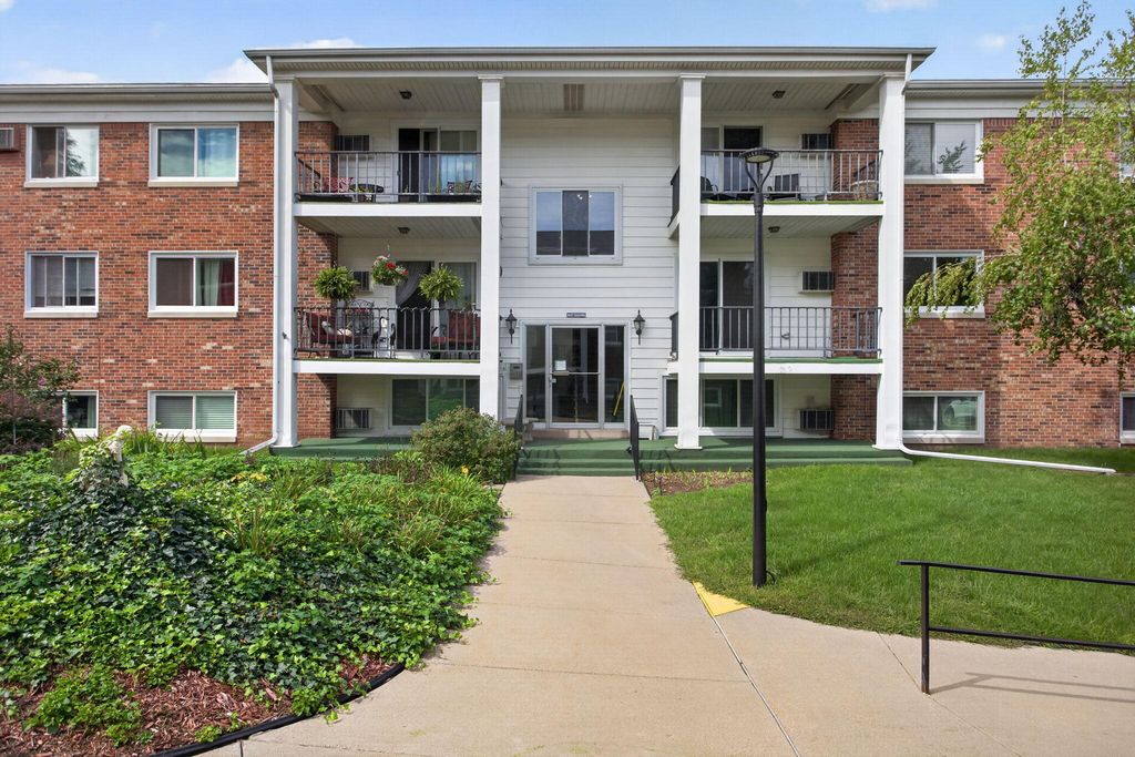 806 W Michigan Avenue Unit: 209w, Jackson