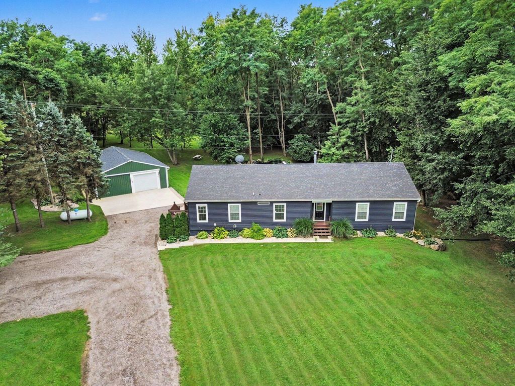 7783 Fowler Road, Hanover township
