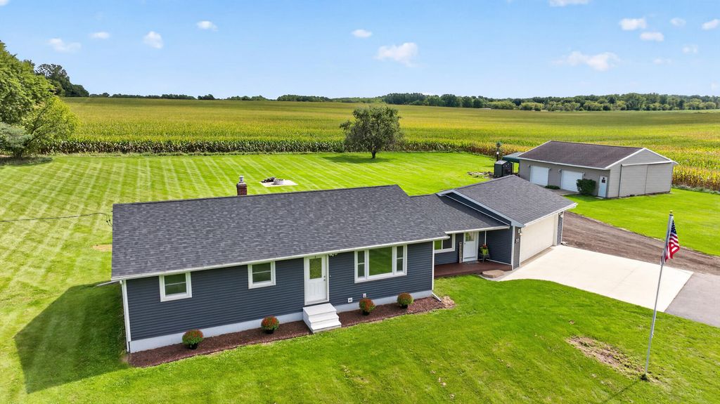 4287 E Race Road, Leslie