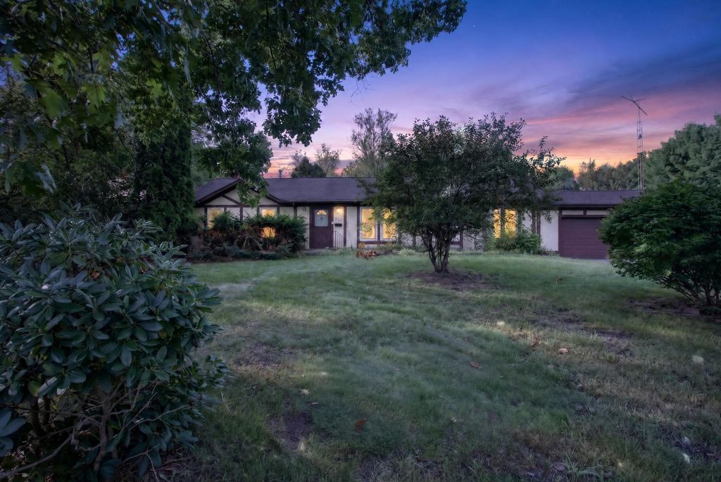 6137 Young Road, Jackson